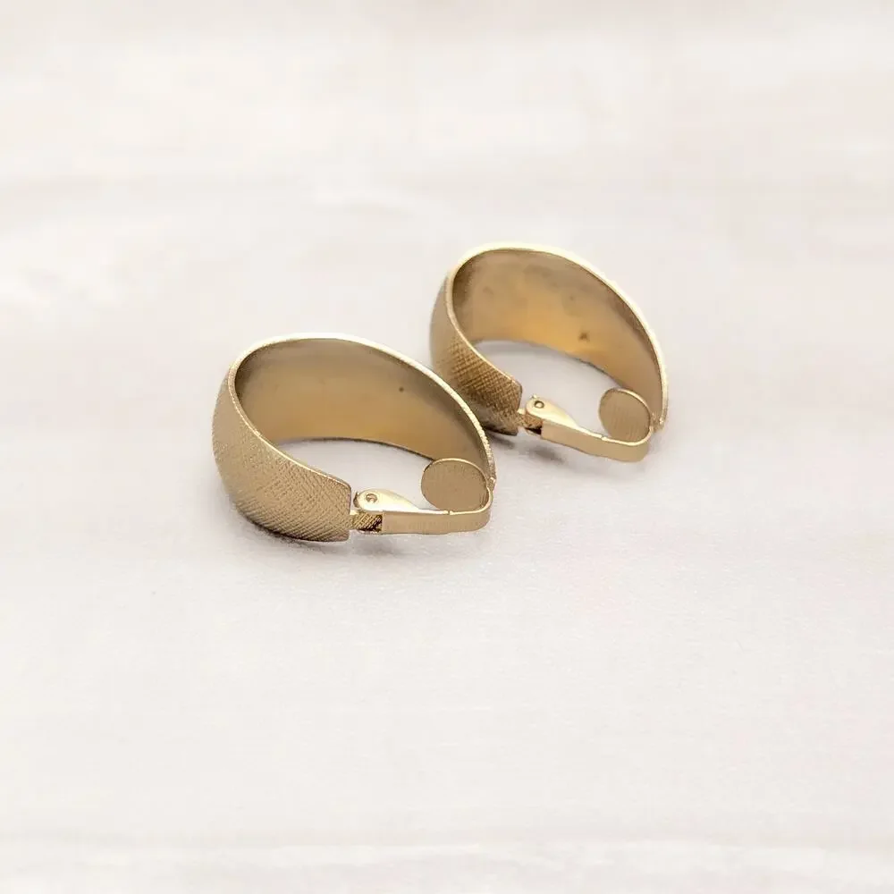 Vintage clip earrings